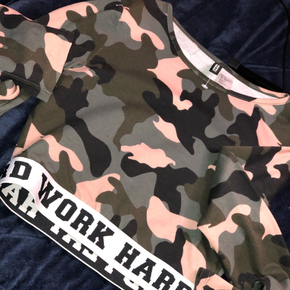 Cropped Camo Tee